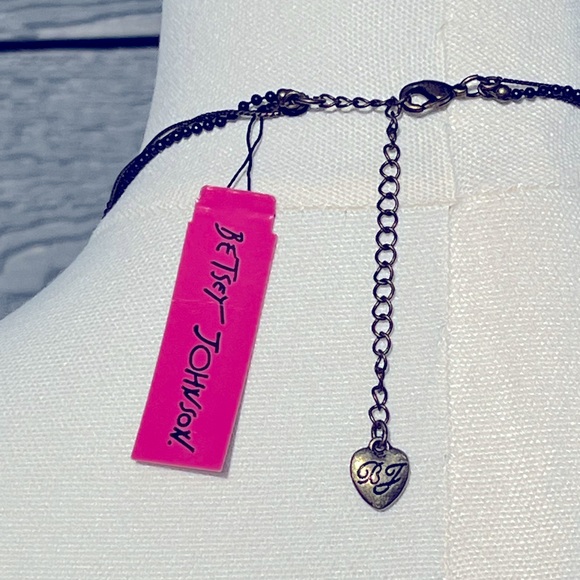 Betsey Johnson Y2K Vintage Hearts and Butterflies Necklace NWT - Picture 7 of 7